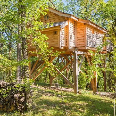 Cabanes Avec Dans Les Arbres * Clairac (Lot-et-Garonne)